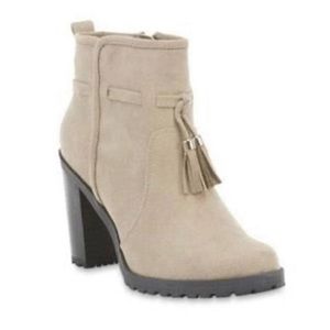 NEW JACLIN.  SMITH. Only.   20.